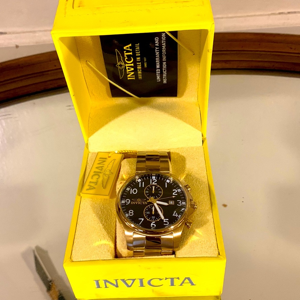 INVICTA Gold Chronograph 3dial